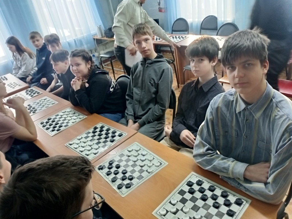 Районные соревнование по "Гиревому спорту" и "Русским шашкам" 3