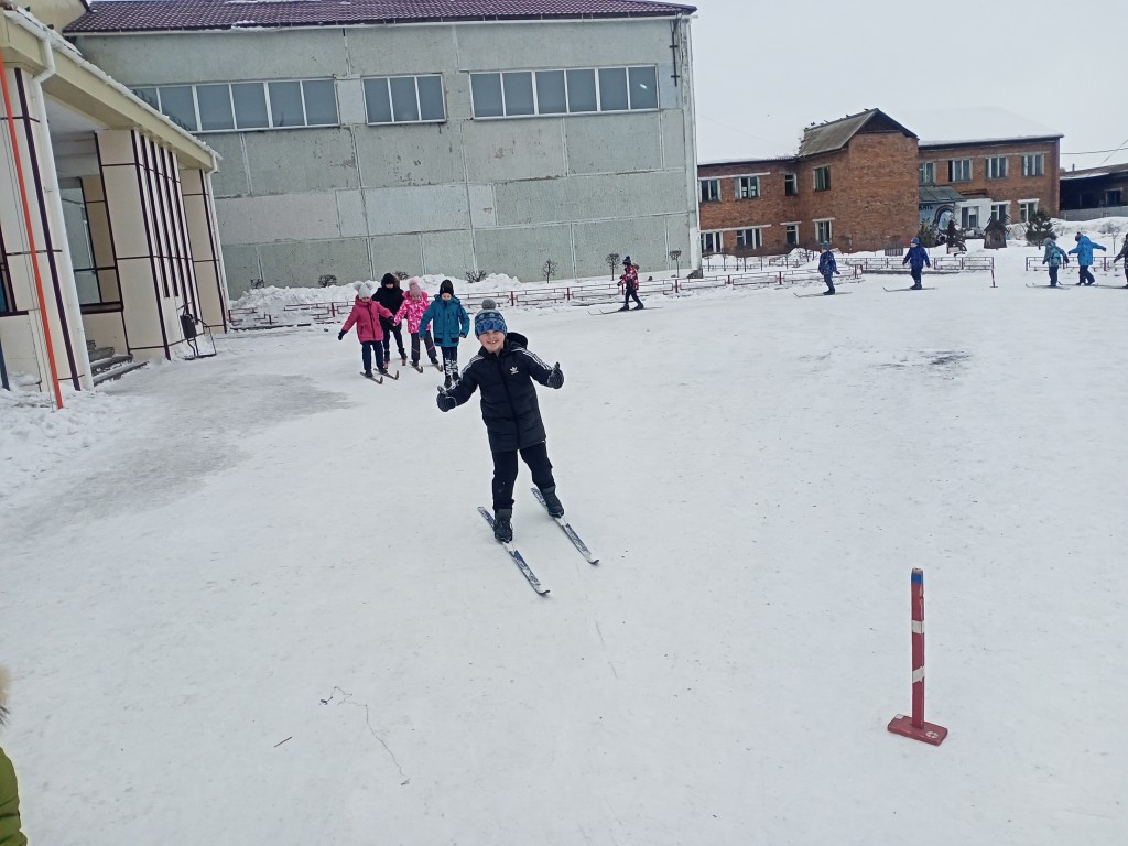 Школьные соревнования по лыжным гонкам. 32