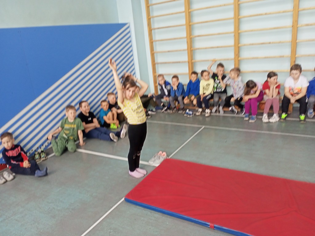 Школьные соревнование по гимнастике среди 1-11 классов. 41